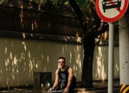 国产色影,光影交织下的民族影像艺术探索